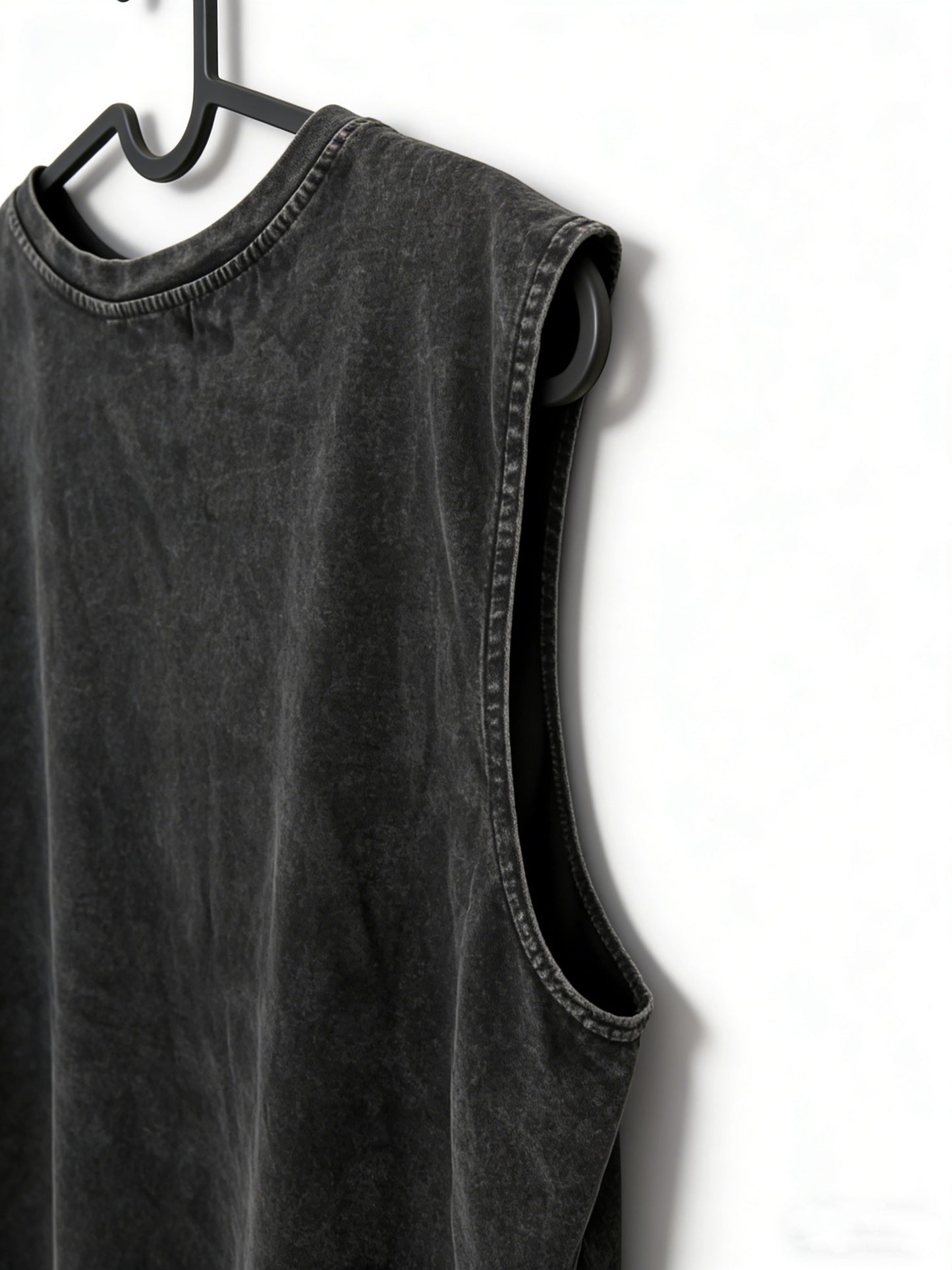 Herr Vintage Ärmellös T-shirt med Tryck och Rippade Shorts – Streetwear för Sommar