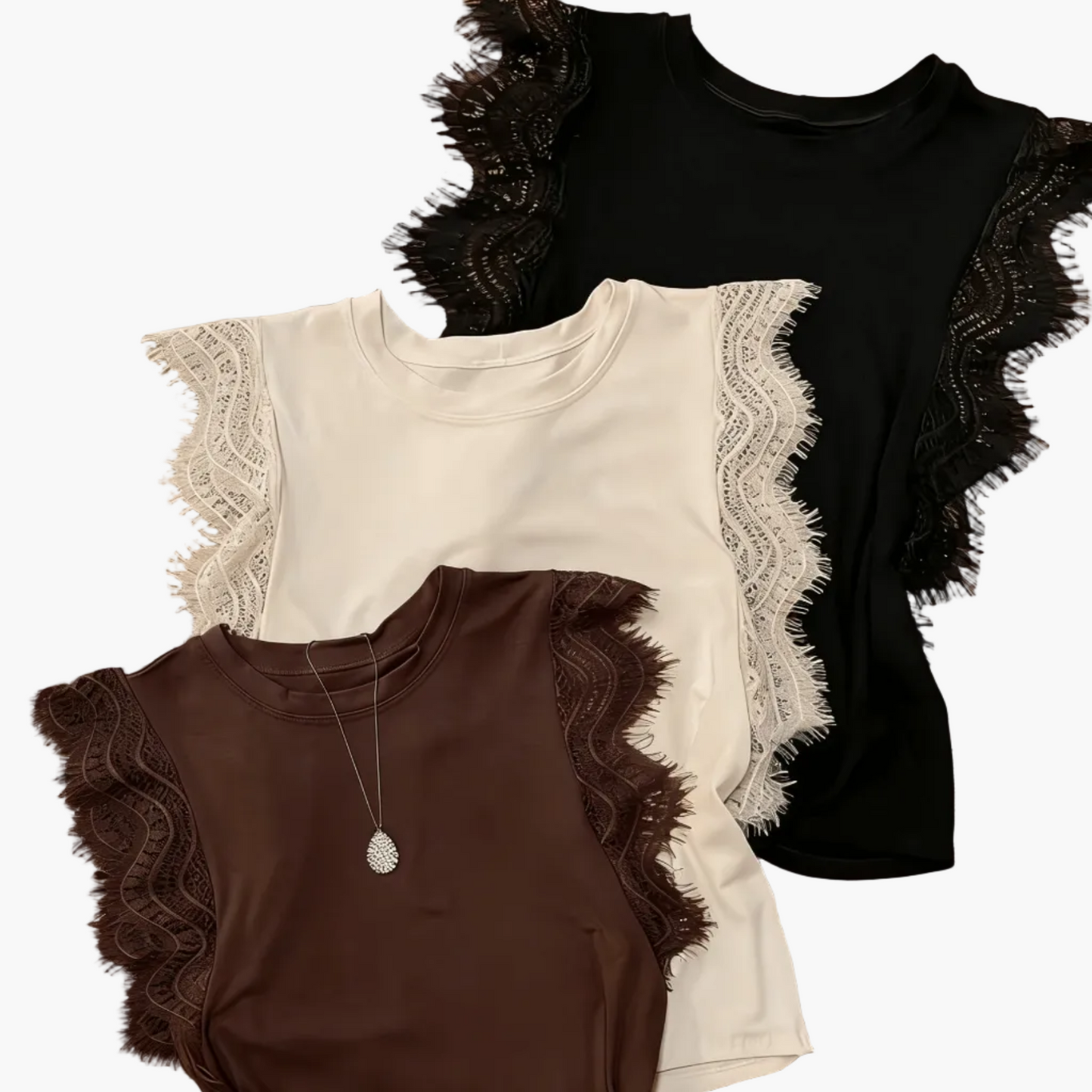 Damlinne med spetsdetaljer – elegant vardagsstil och sommartrend