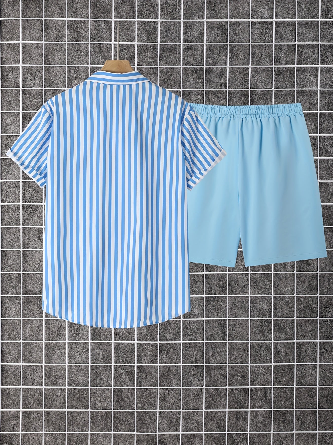 Herr Set – Trendigt Sommarset med Randig Skjorta och Shorts för Avslappnad Stil