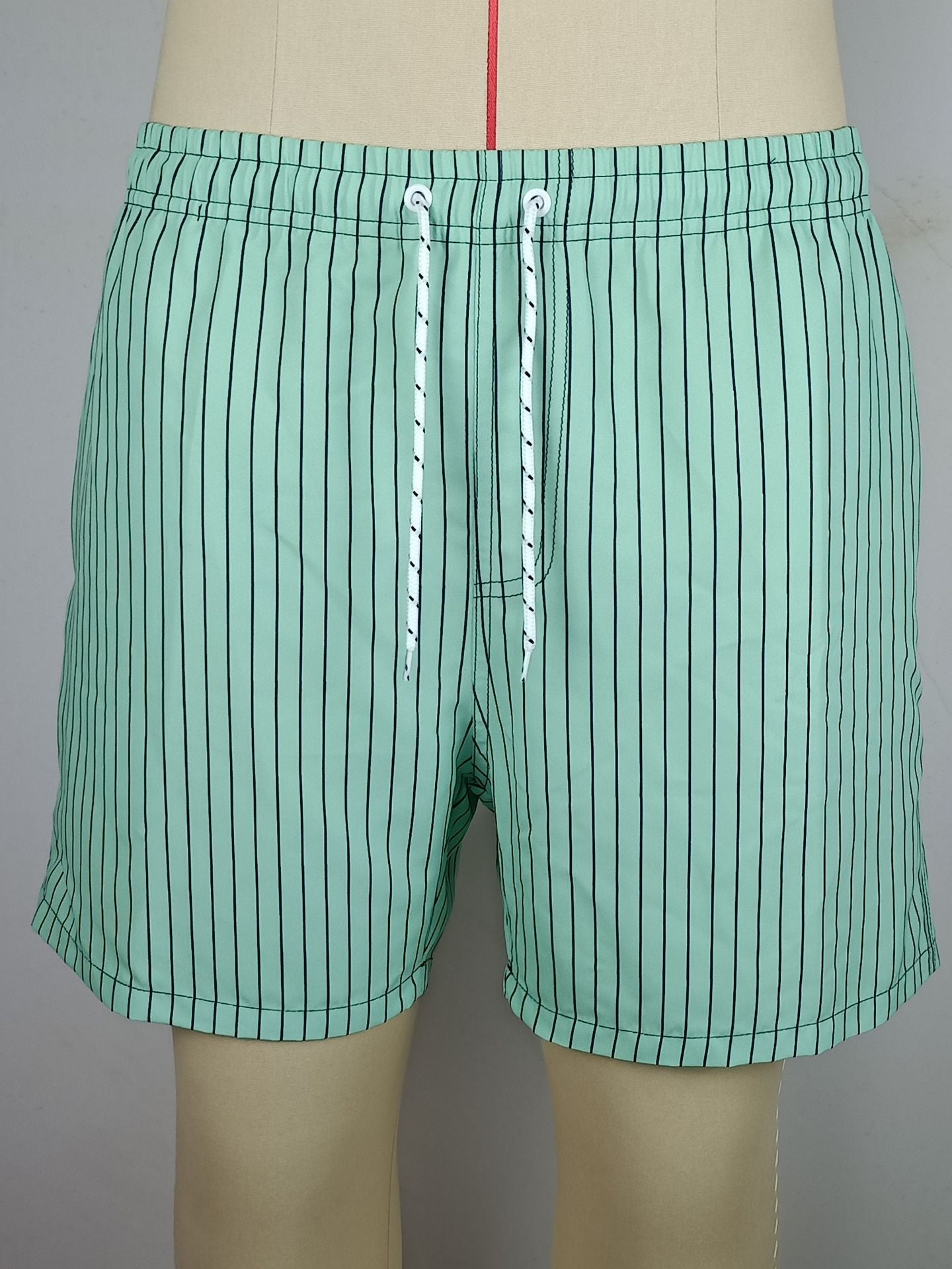 Herr Strandshorts med Smala Ränder – Lediga Badshorts för Strand och Vardag