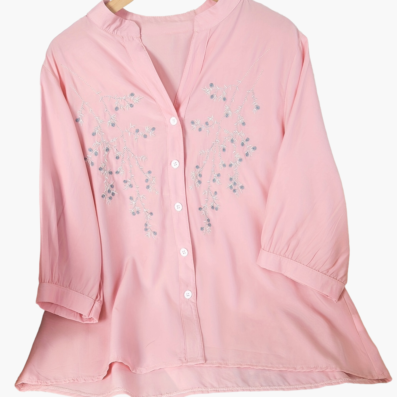 Dam Elegant Blus med Broderade Blommor och Ståkrage – Perfekt för Sommar och Arbete