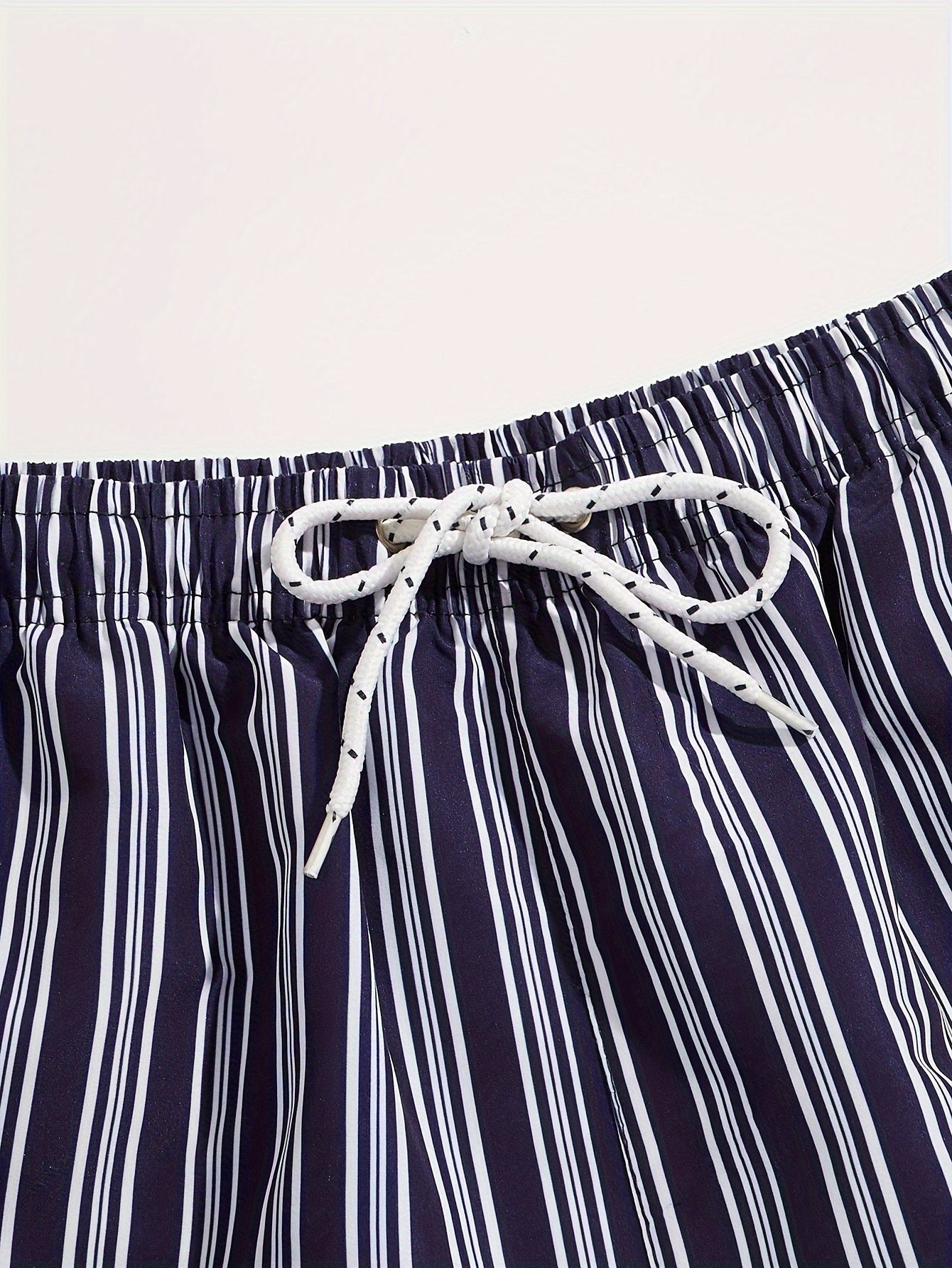 Herr Badshorts Randiga Lössittande – Perfekta för Strand och Pool, Fritidsstil