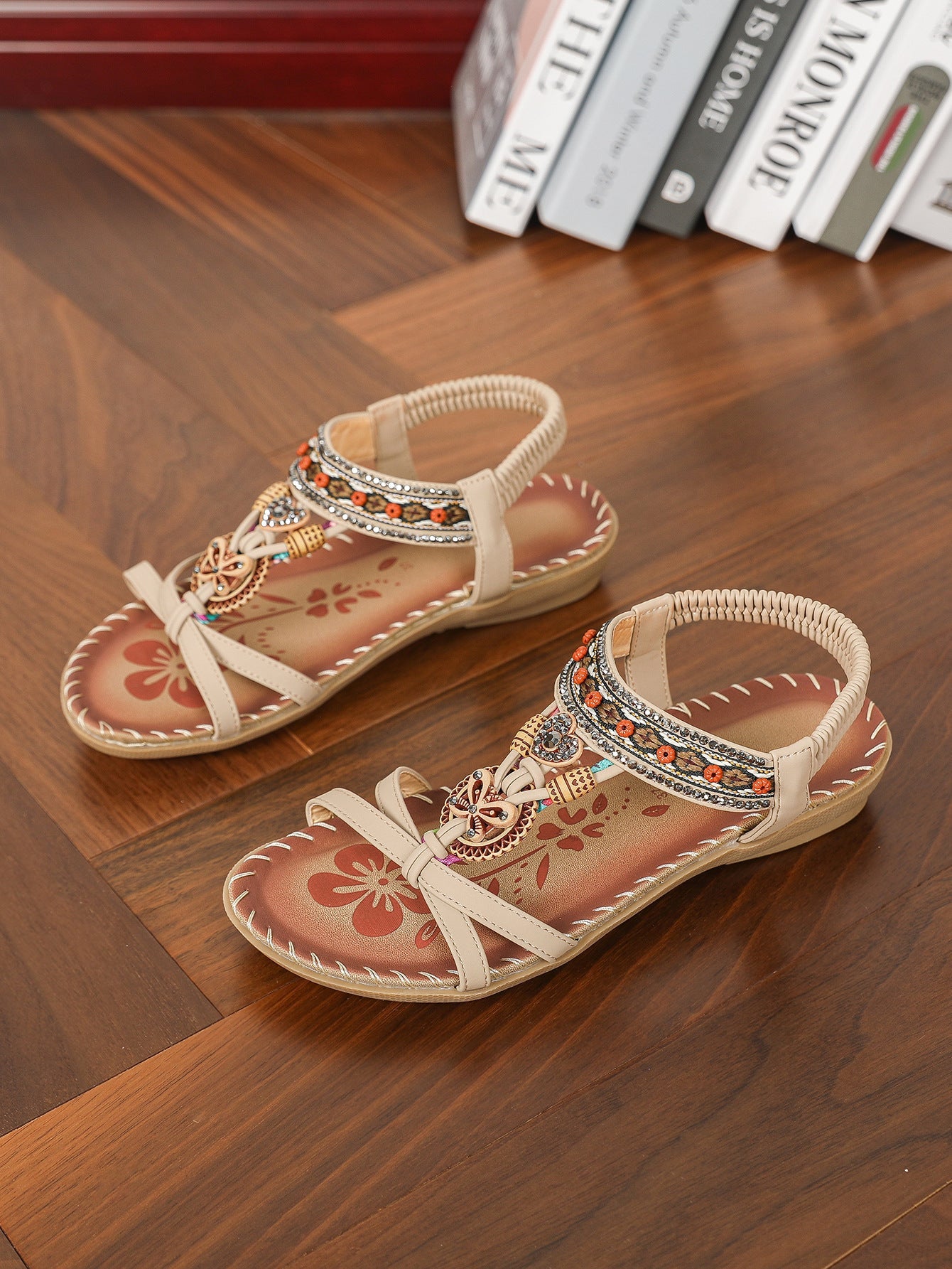 Jennifer – Blommiga Sandaler med Strass