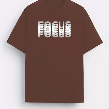 Herr T-shirt med modern textdesign och motiverande budskap – FOCUS, avslappnad stil för vardagsbruk