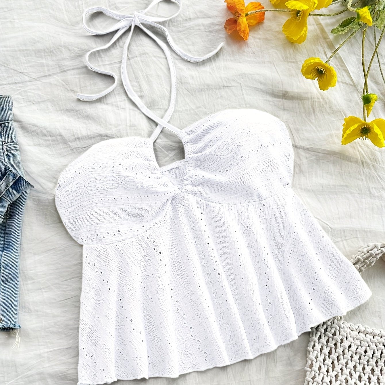 Dam Halterneck Sommartopp med Broderade Detaljer – Romantisk Babydoll Stil