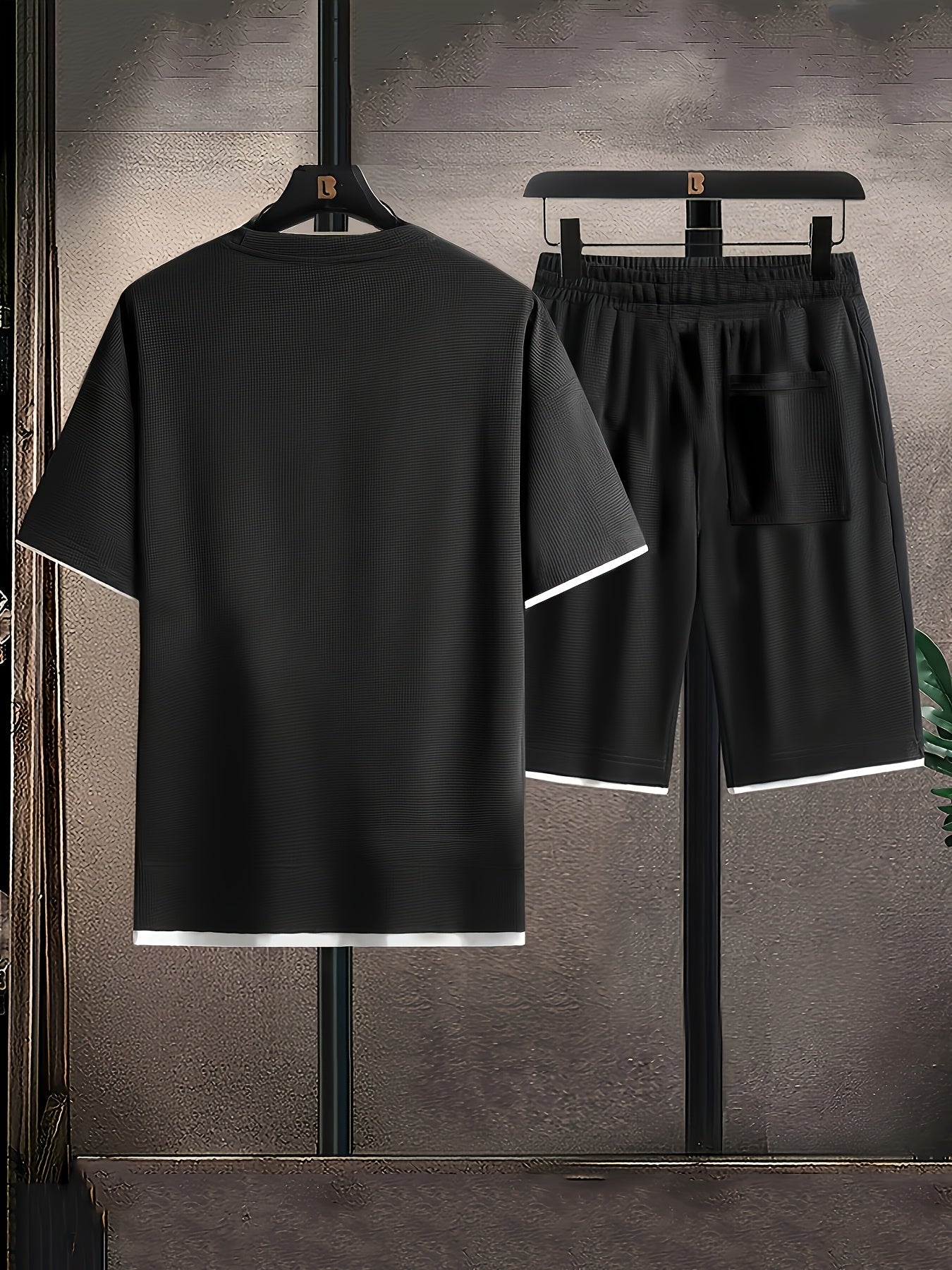 Herrarnas sportiga avslappnade set med t-shirt och shorts – perfekt för vardag och fritid