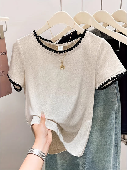 Dam Topp med Dekorativ Kant och Elegant Stil för Vardagsbruk och Fest