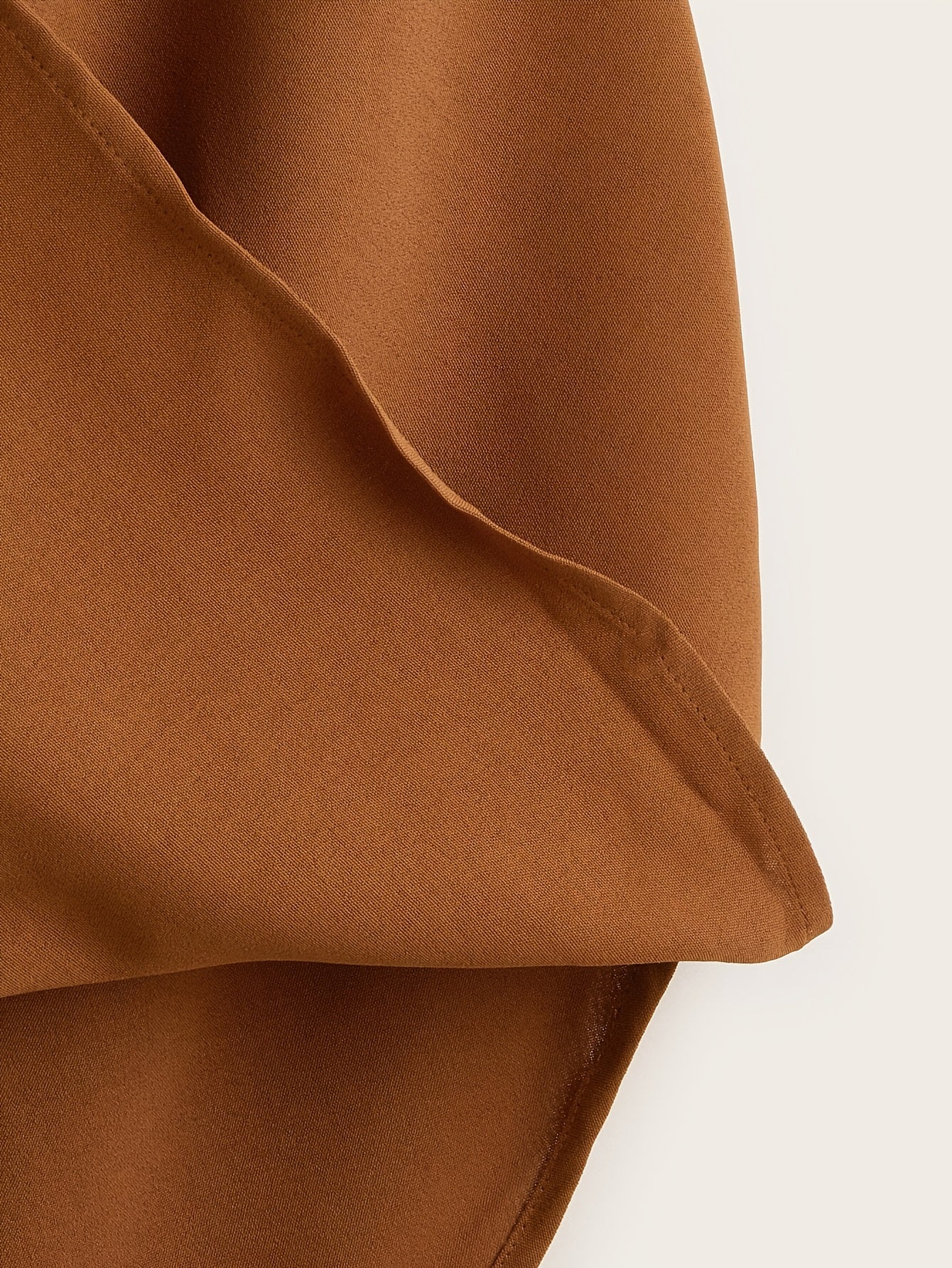 Dam Halterneck Draperad Ärmlös Blus – Trendig och Elegant för Vardag och Fest