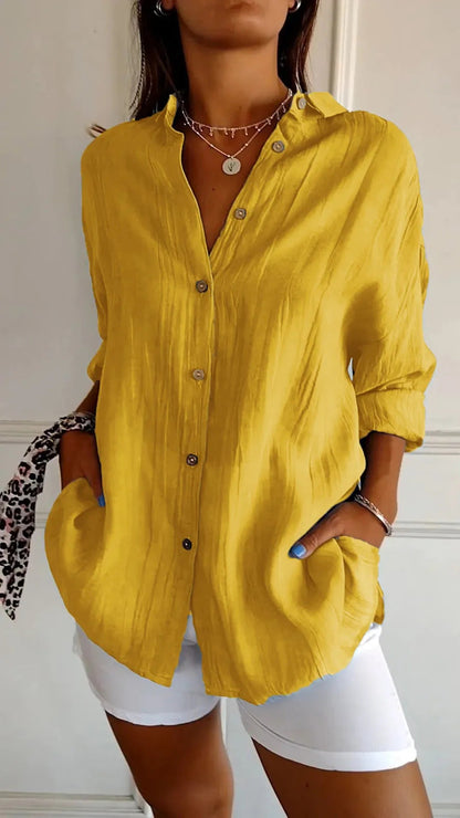 Joy – Långärmad Blus med Enkelknäppning och Plissering