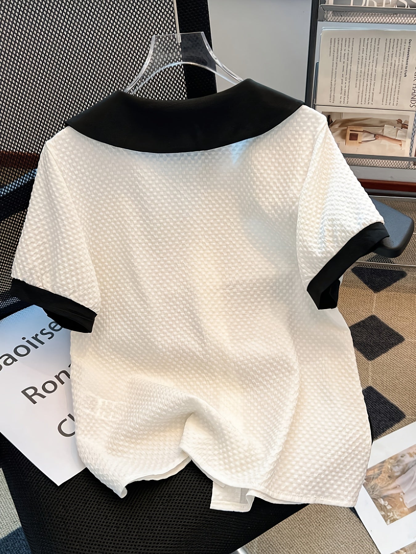 Dam Blus Elegant Kortärmad Med Krage och Knappdetaljer – Perfekt för Kontor och Vardag