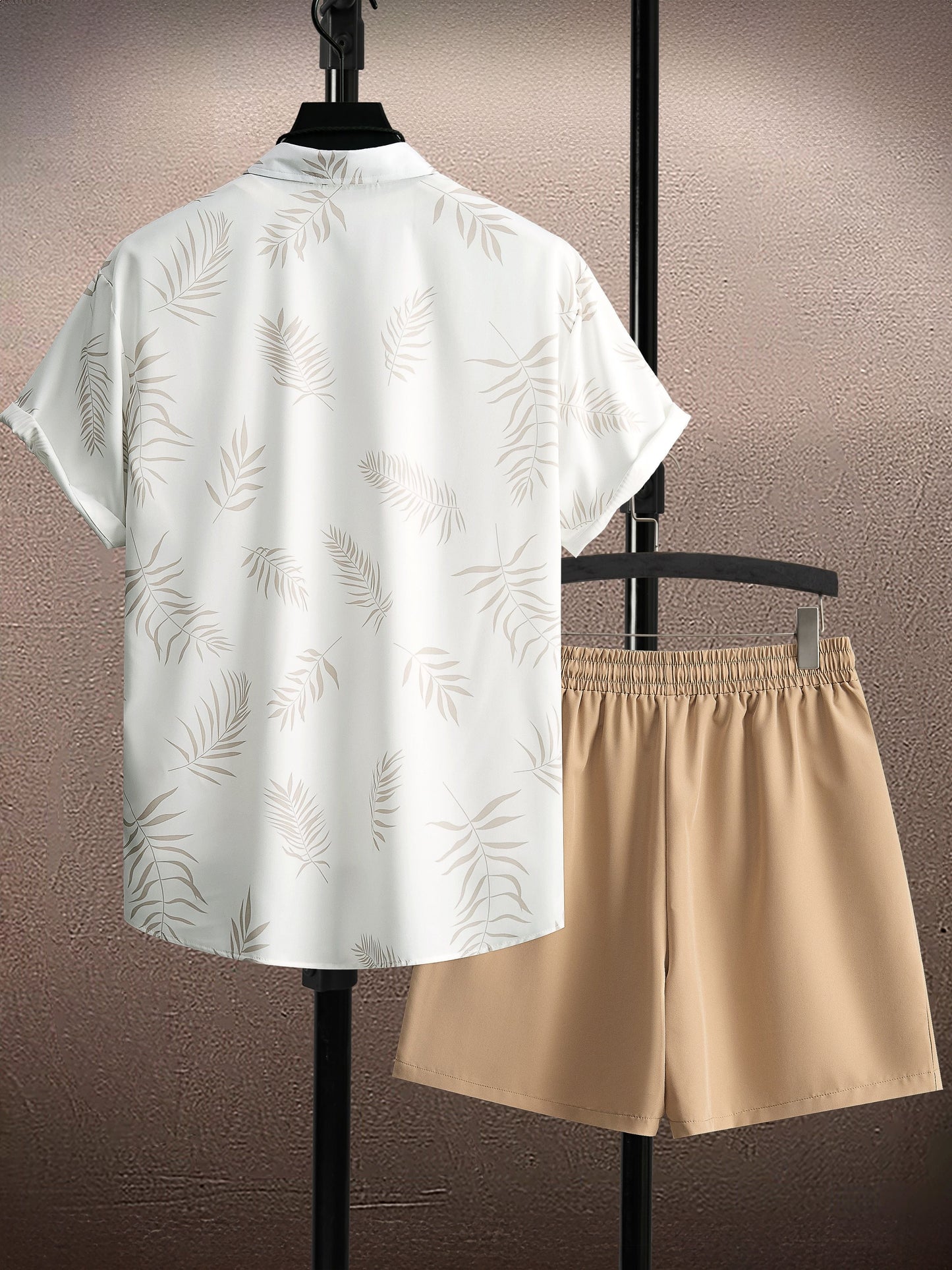 Herrset med tropisk skjorta och shorts – Sommaroutfit avslappnad stil