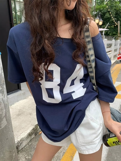 Dam T-shirt Oversize med Nummertryck – Sportig College Stil, Avslappnad Streetwear
