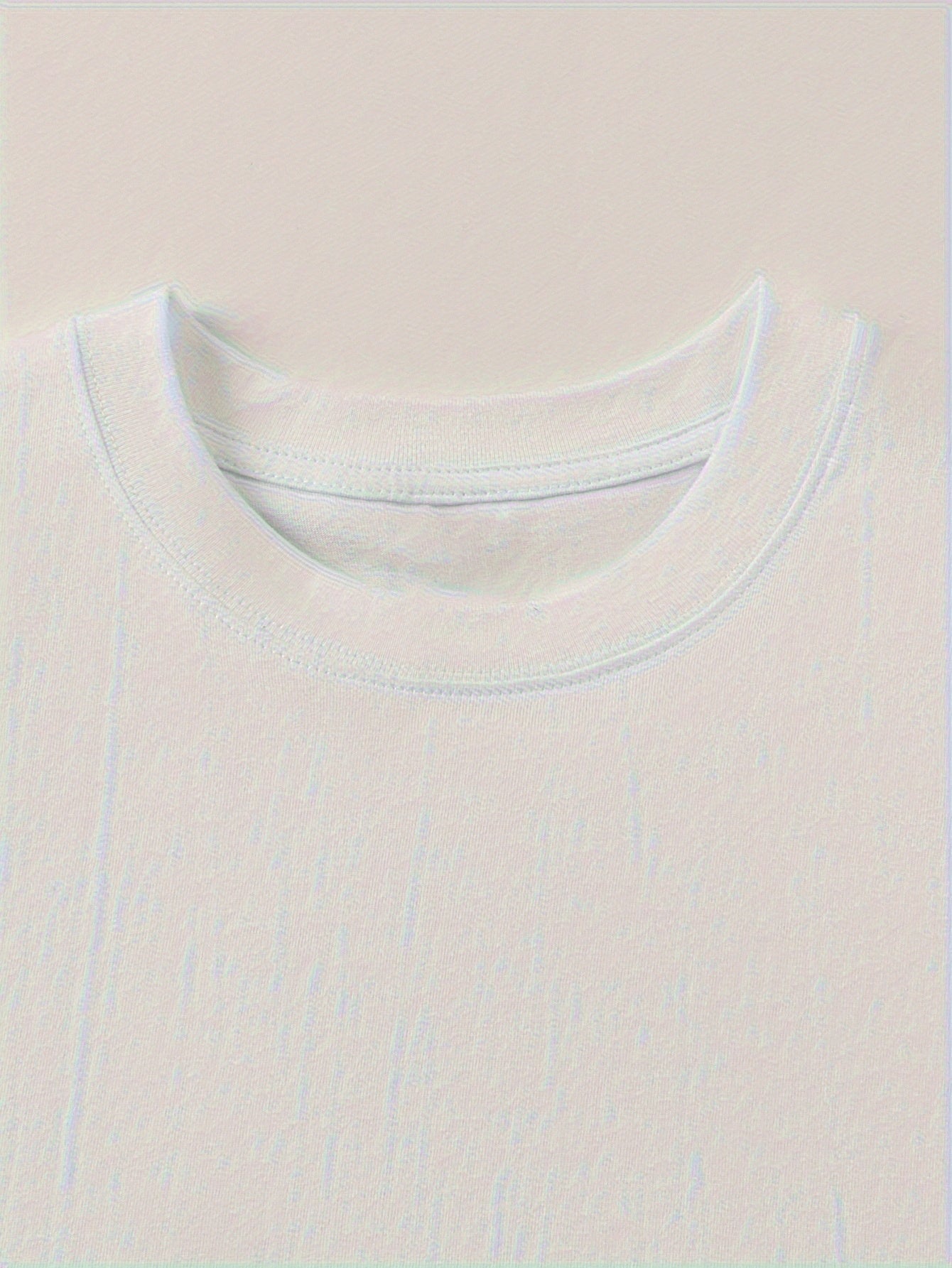 Herr T-shirt med konstnärligt björnmotiv och modern streetwear-stil