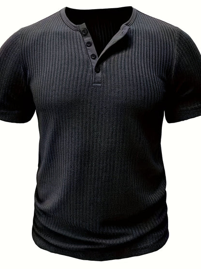 Herr T-shirt med ribbad struktur och knappslå – Ledig och stilren för sommar och vardag