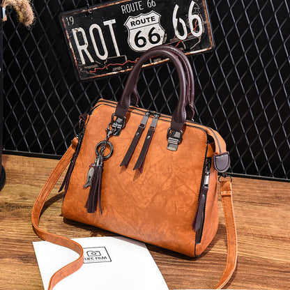 Sue – Vintage Handväska i Premium Vegan Läder med Fransar