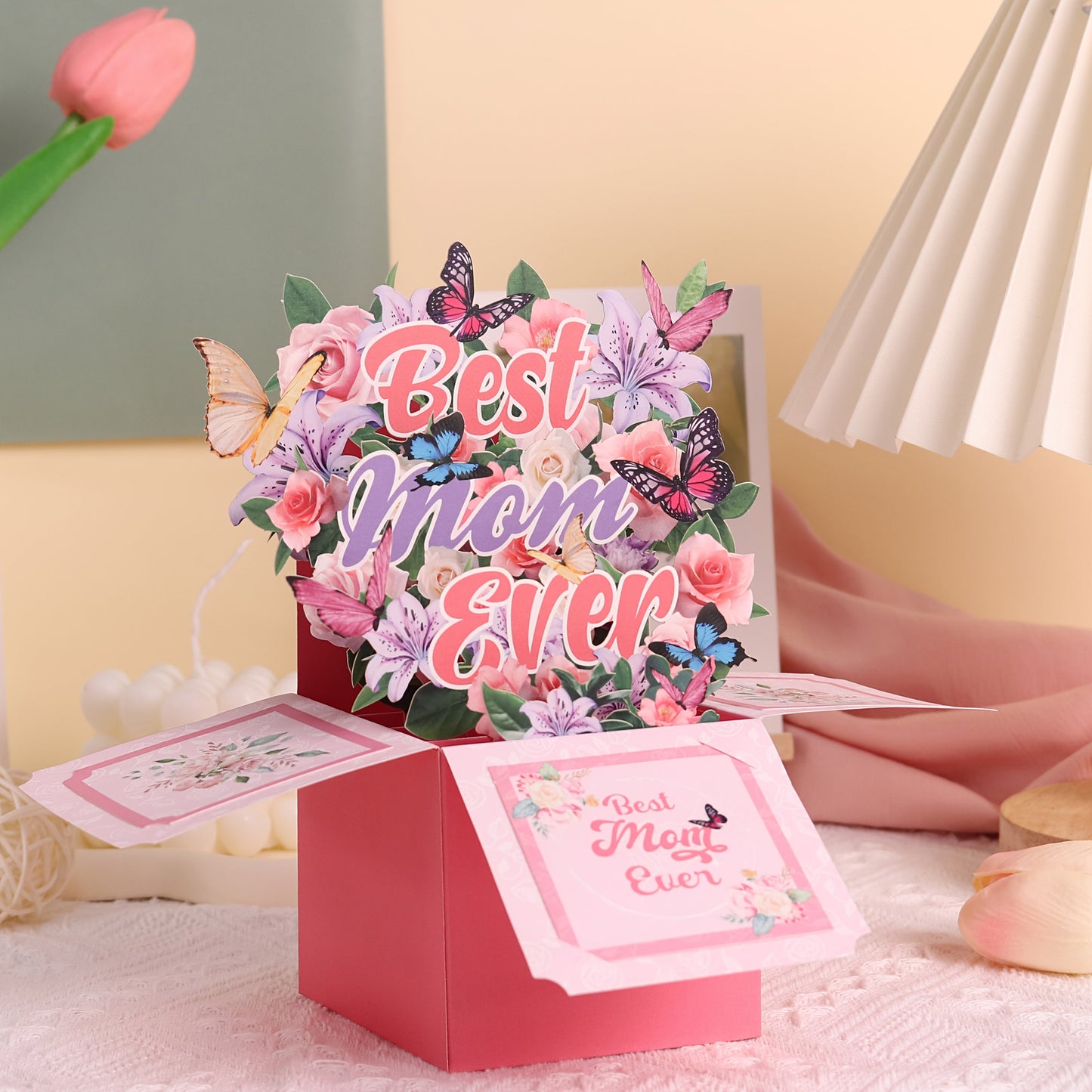 Pop-up kort för kvinnor – Blommande 3D-present till Mors dag med fjärilar och text Best Mom Ever