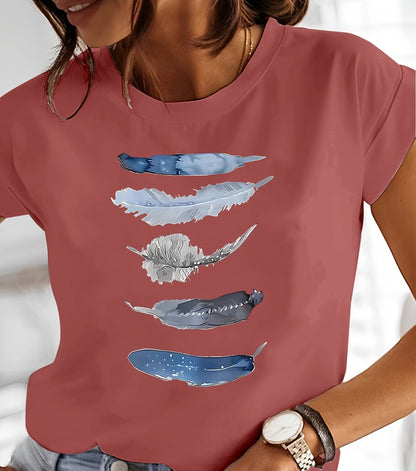 Dam T-shirt med konstnärliga fjädermotiv – avslappnad vardagsstil