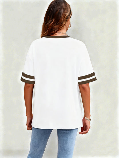 Dam T-shirt med hjärtdetalj och sportig retrostil – Perfekt för vardag och fritid