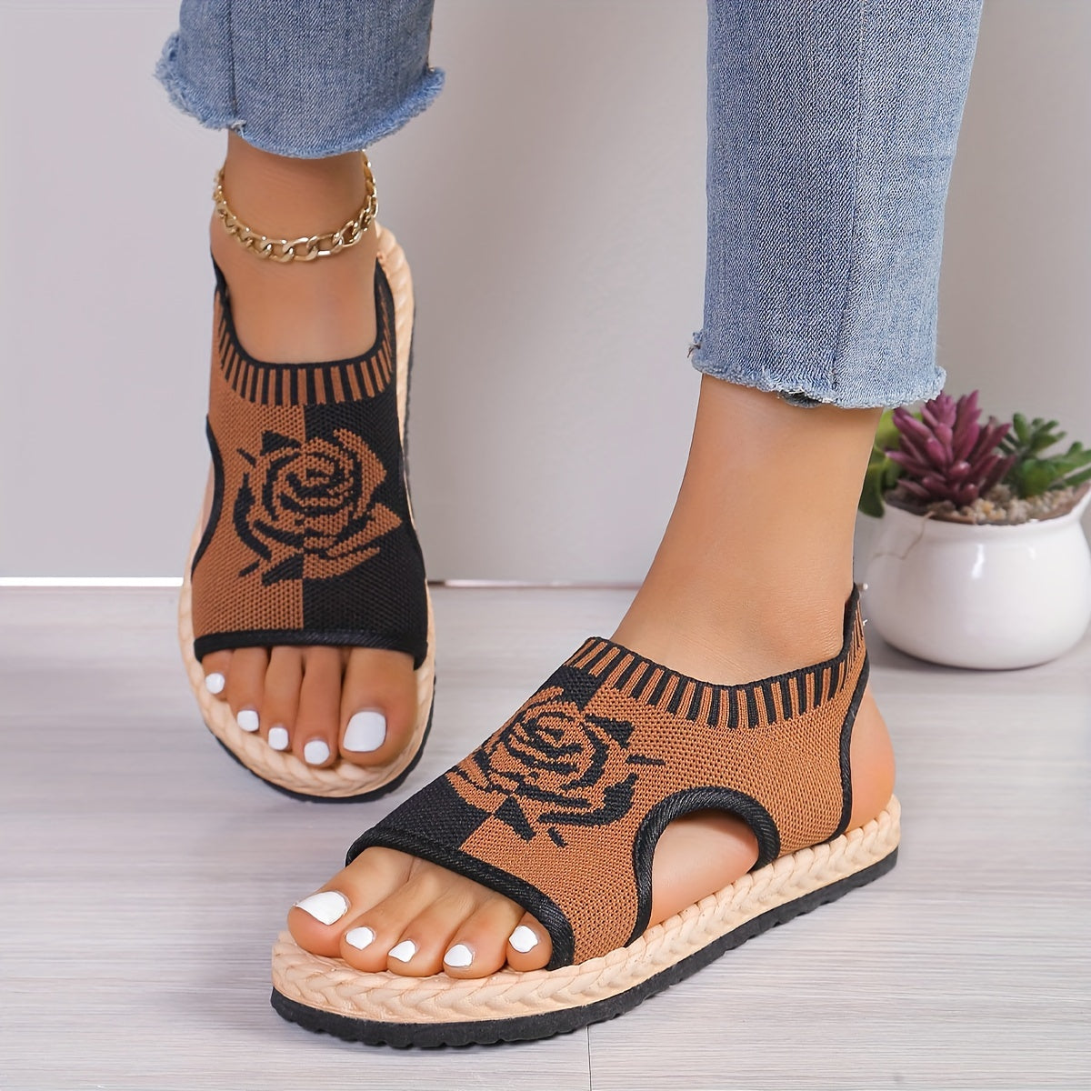 Dam Sandaler med Rosmotiv – Casual Sommarskor med Öppen Tå och Platåsula