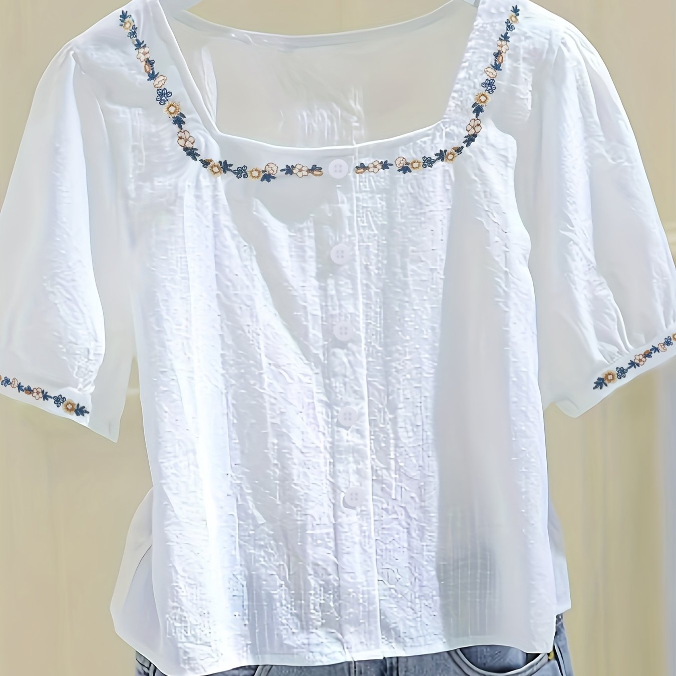 Dam Elegant Blus med Broderade Blommor och Fyrkantig Hals – Vår/Sommar Top