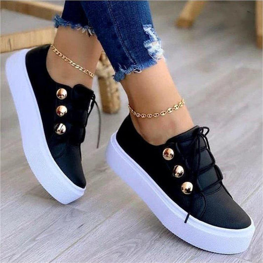 Luftiga sommarsneakers för kvinnor – Trendiga platåskor med dekorativa detaljer