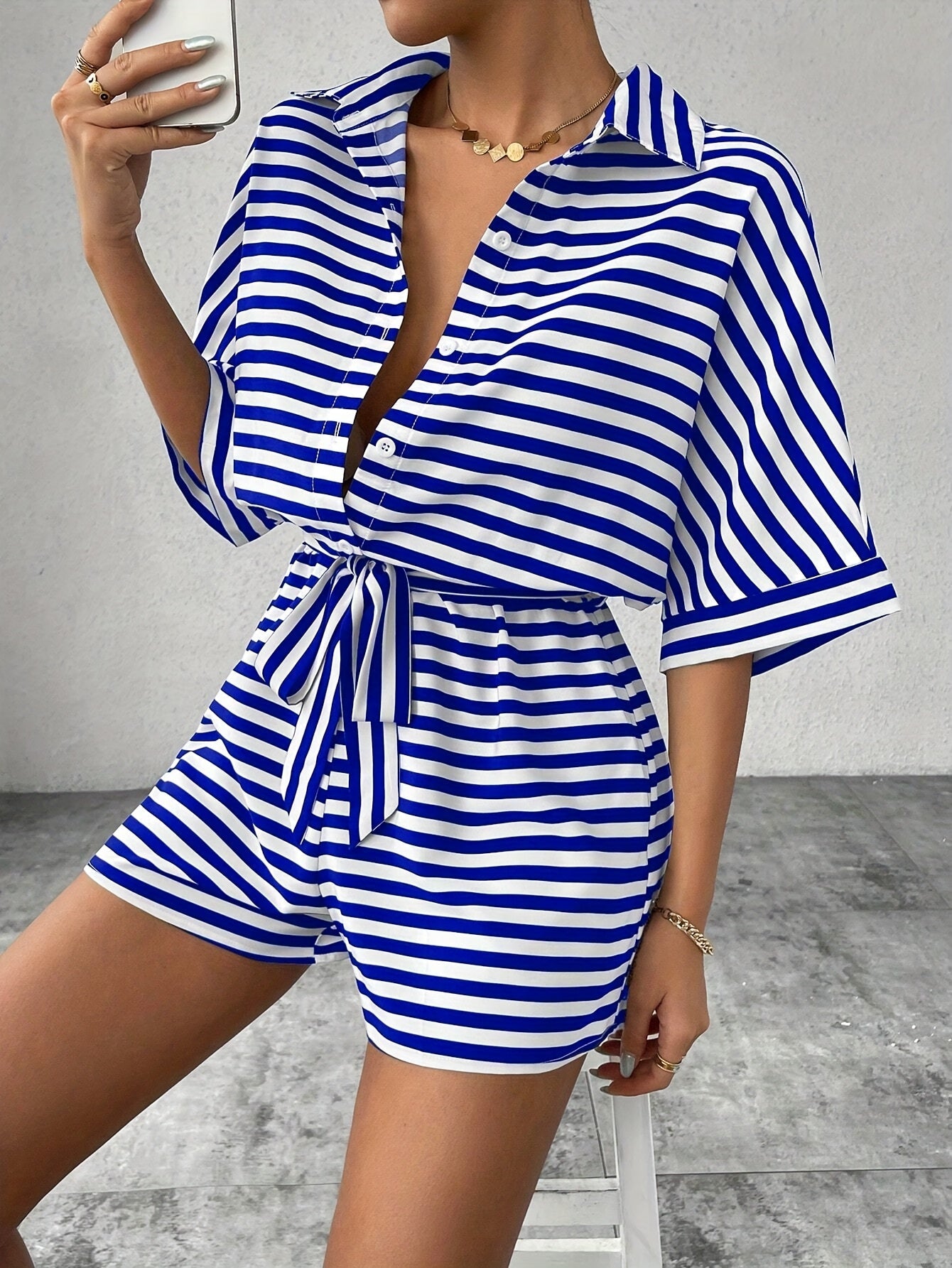 Dam Playsuit med Randigt Mönster och Avslappnad Passform – Perfekt för Sommar och Fritid