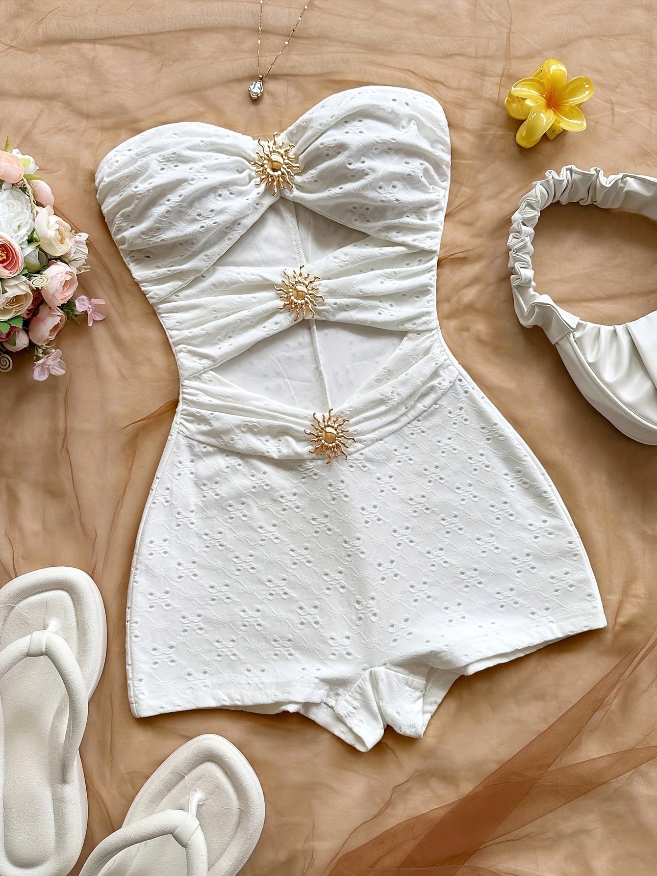 Dam Baddräkt Retro Bandeau Leopardmönstrad med Utskärningar och Dekorativa Spännen – Perfekt för Strand och Pool