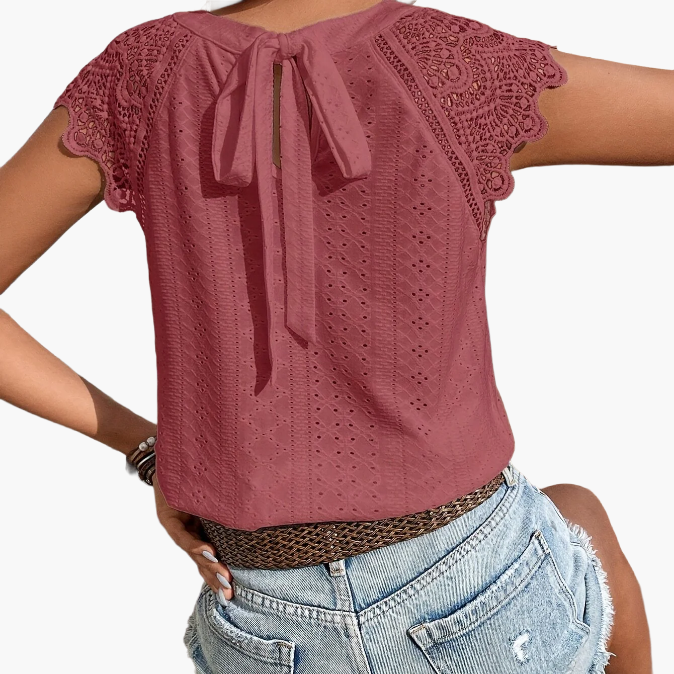 Dam Blus med Spetsdetaljer och Knytning – Somrig och Elegant Top för Avslappnad Stil