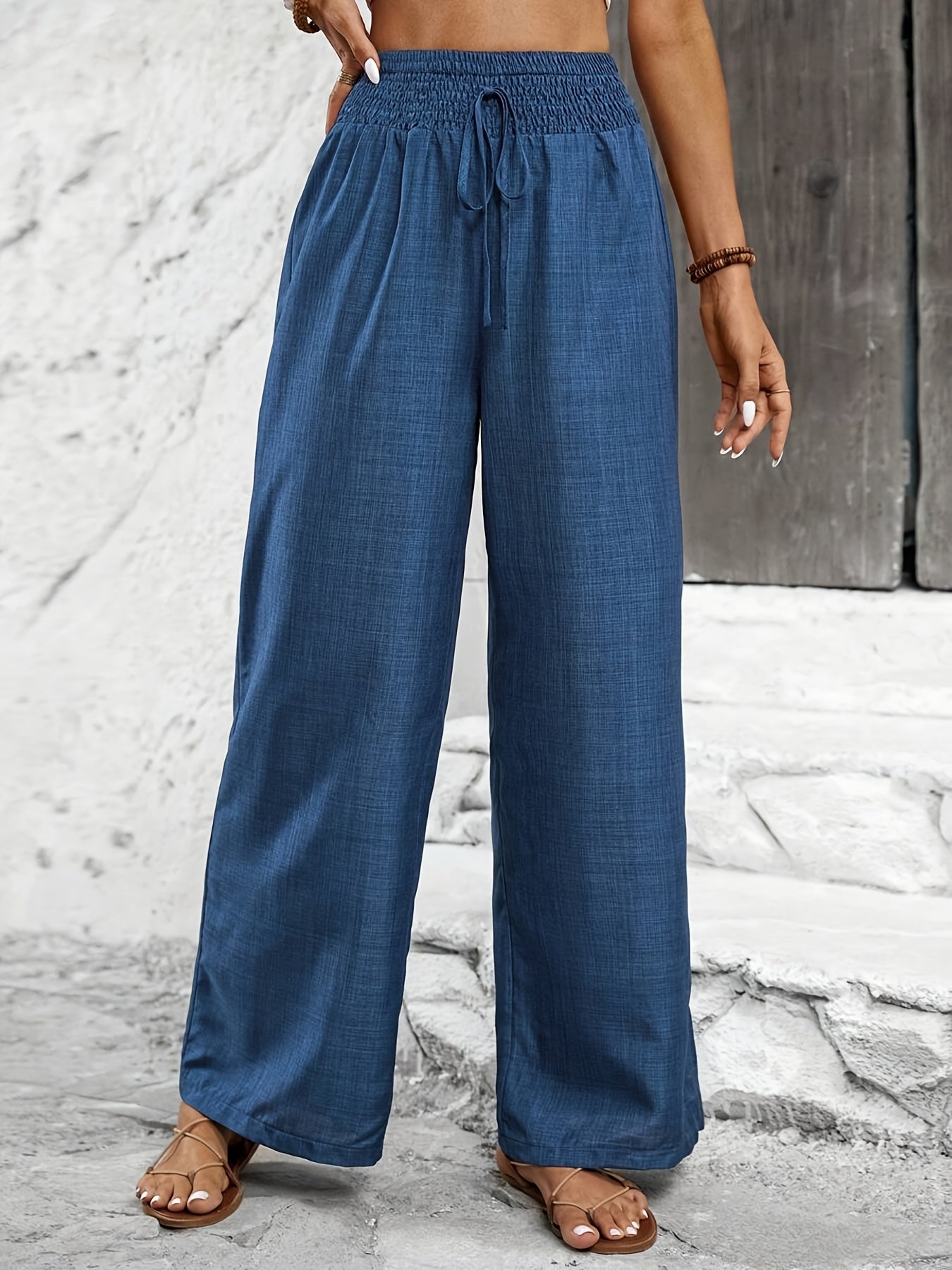 Dam Eleganta Vida Byxor med Smockad Midja för Avslappnad och Stilren Look
