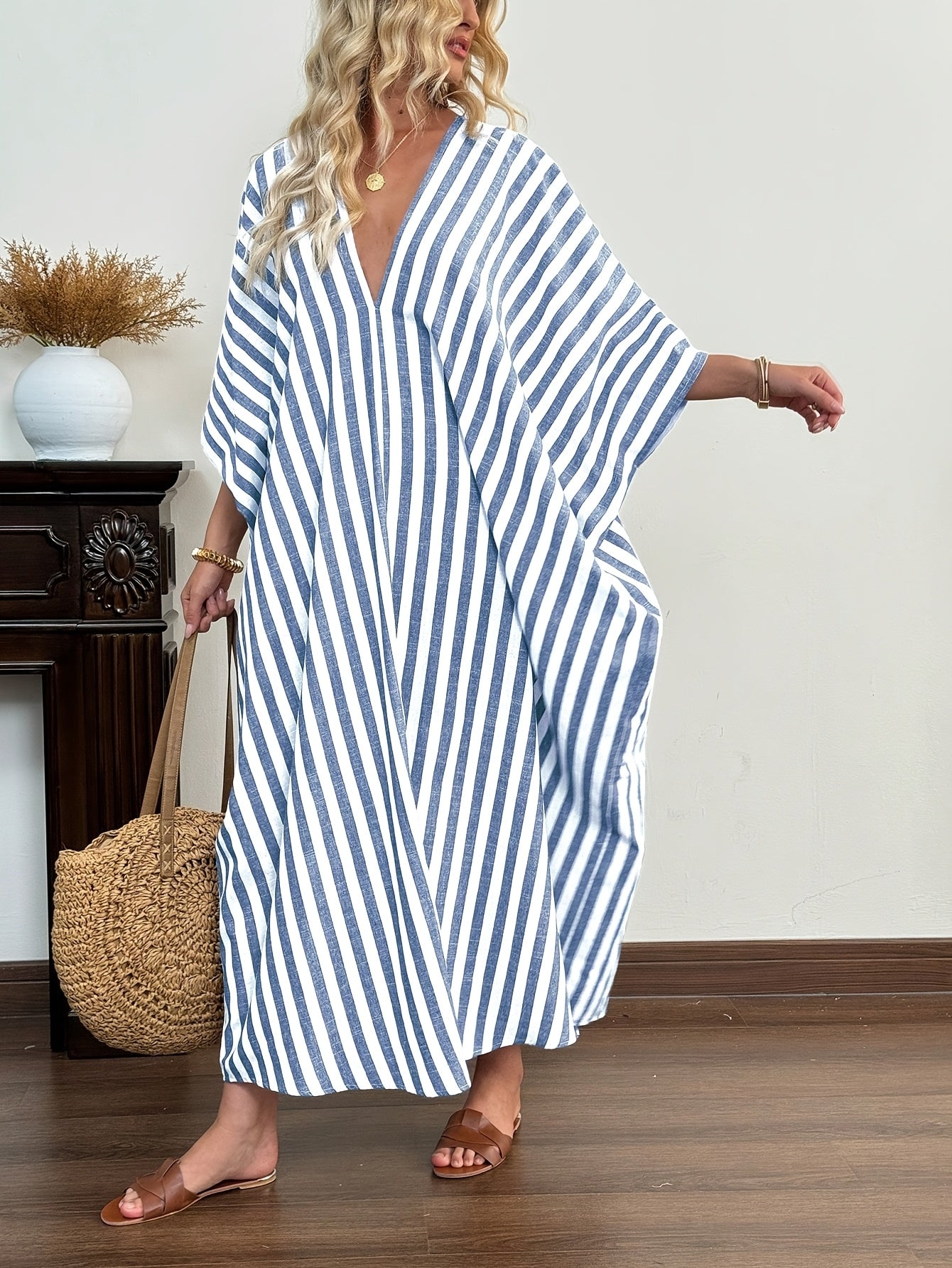 Dam Kaftan Maxiklänning med Resortstil och Lediga Ränder – Perfekt för Strand och Semester