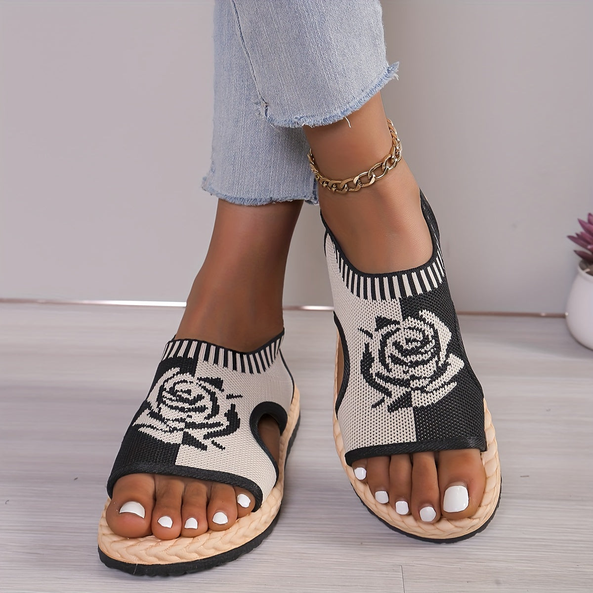 Dam Sandaler med Rosmotiv – Casual Sommarskor med Öppen Tå och Platåsula