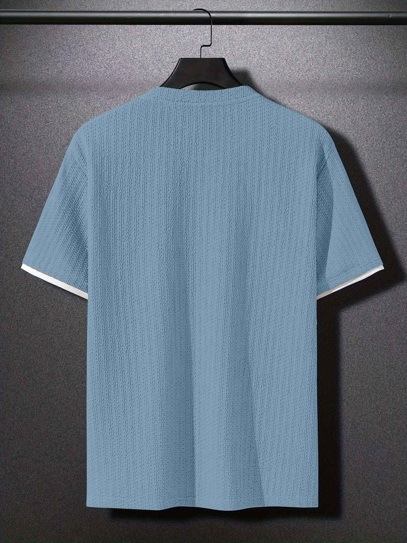 Herr T-shirt med modern struktur och avslappnad passform – trendig vardagsstil