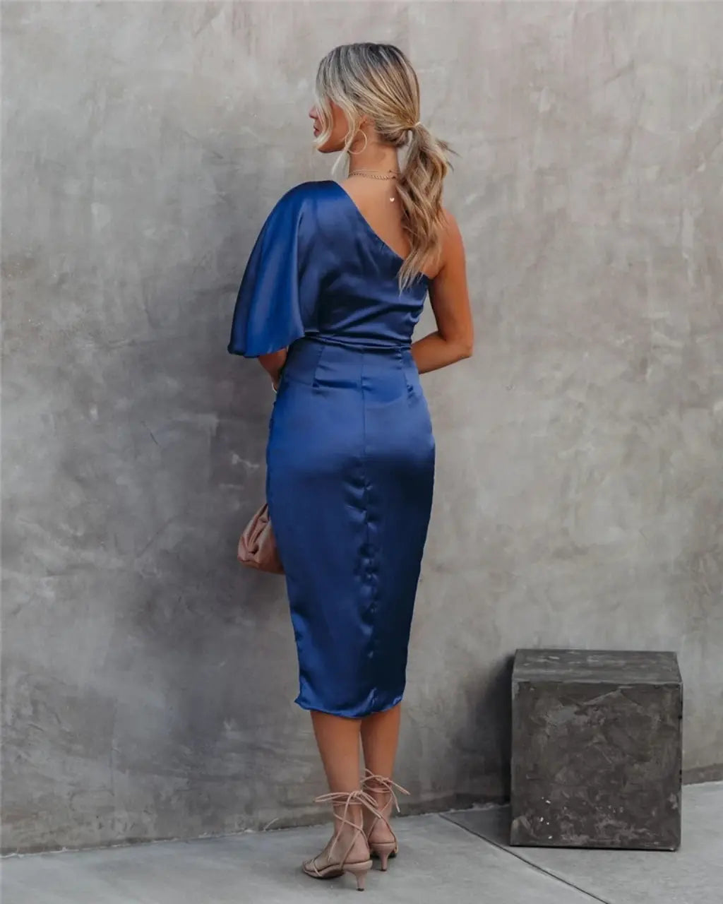 Kvinnors Asymmetrisk Midi Cocktailklänning – Elegant Fest- & Kvällsstil