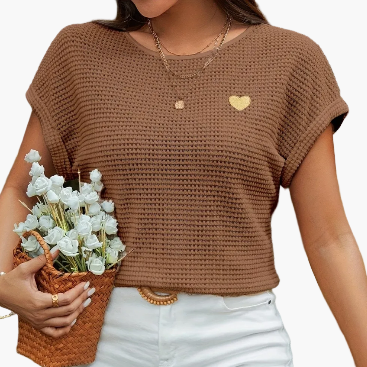 Dam T-shirt med hjärtmotiv och avslappnad sommarstil – Perfekt för vardag och semester