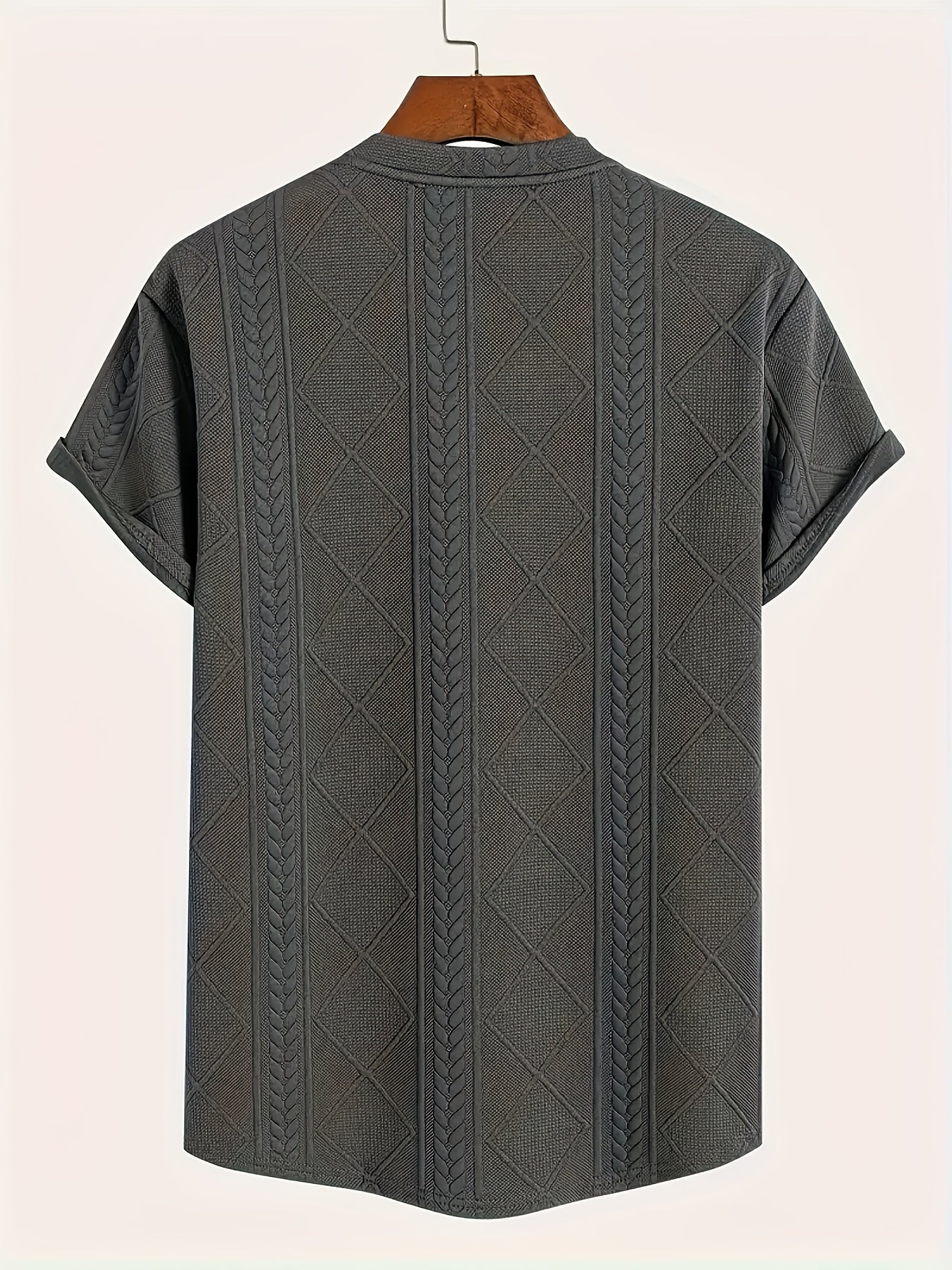 Herr T-shirt med stickad kabelmönster – Modern och avslappnad stil för vardagsbruk