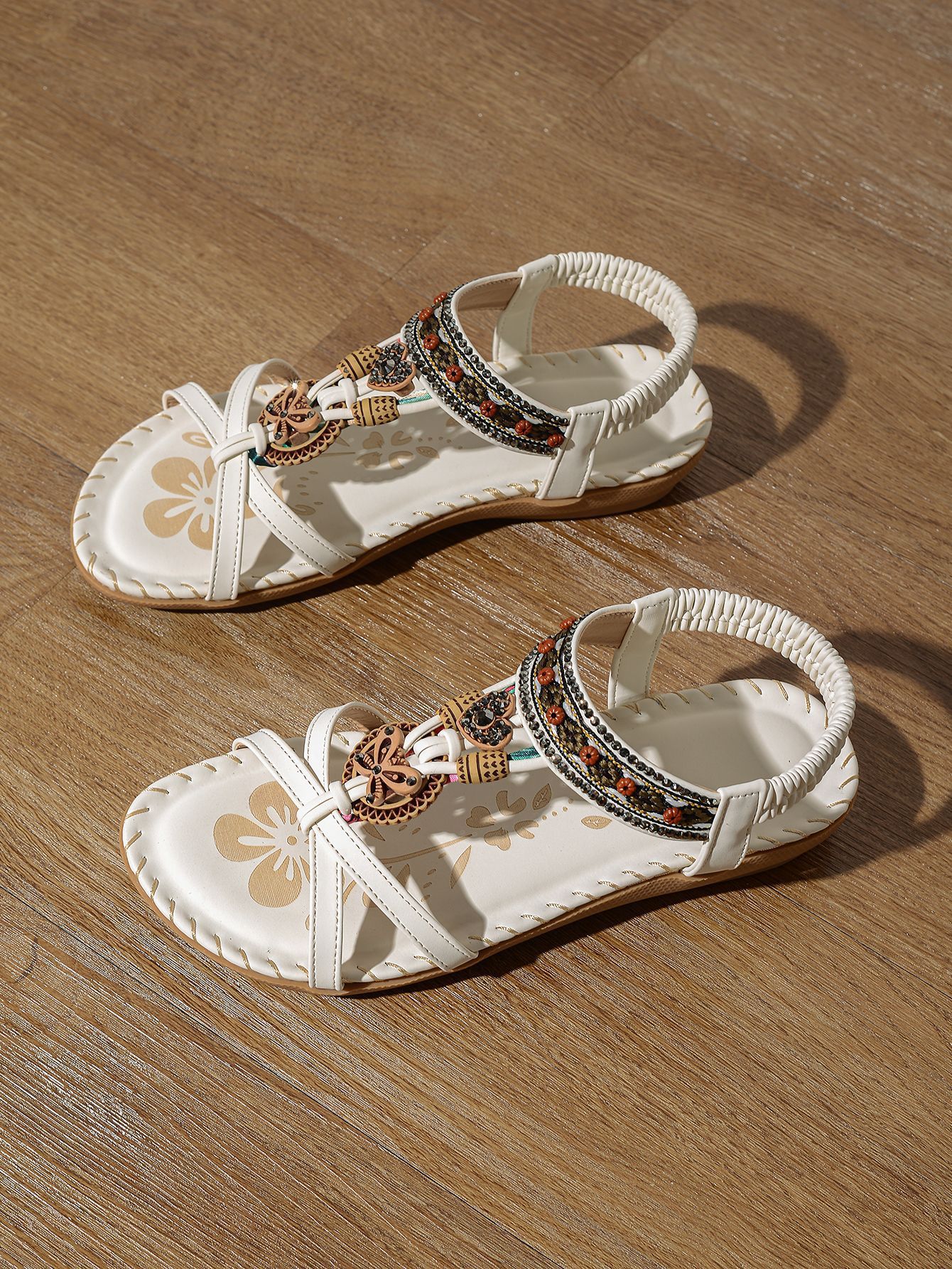 Jennifer – Blommiga Sandaler med Strass