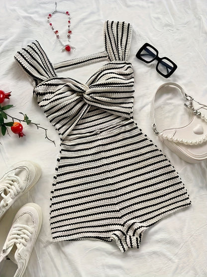 Dam Playsuit med Ränder – Stickad Kort Sommaroverall med Twistdetalj