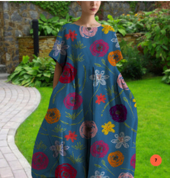 Damklänning med lös passform och färgstarkt blommönster – Modern vardagsstil