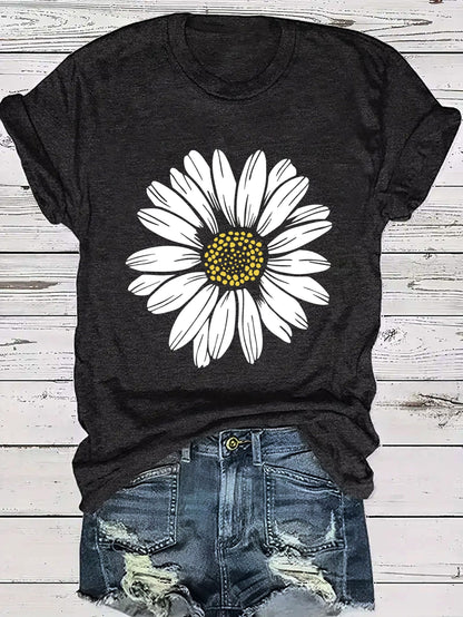 Dam T-shirt med Stor Prästkrageblomma – Avslappnad och Trendig Sommarstil