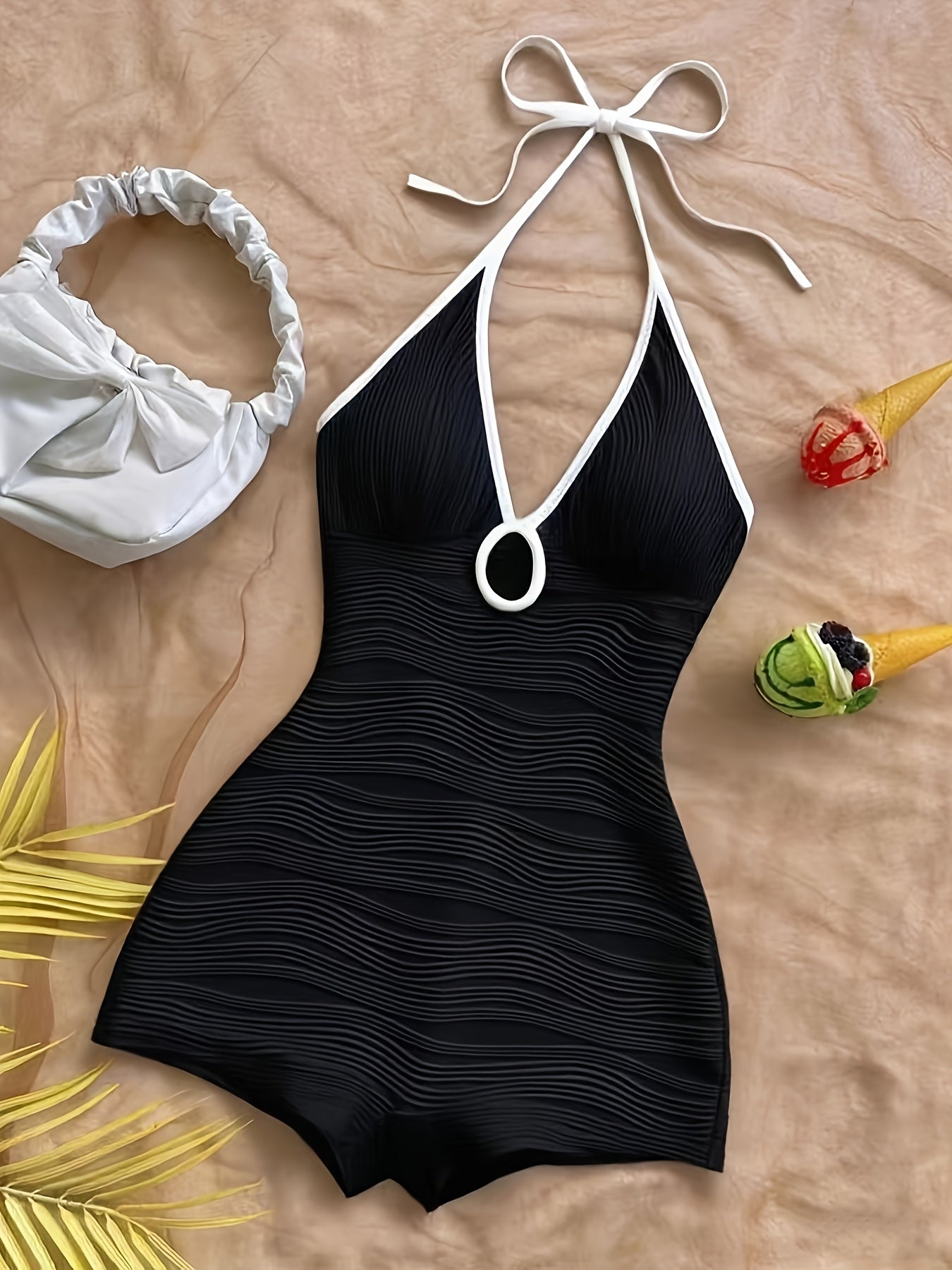 Dam Baddräkt med Halterneck och Vågmönster – Elegant Vintage Stil för Strand och Pool