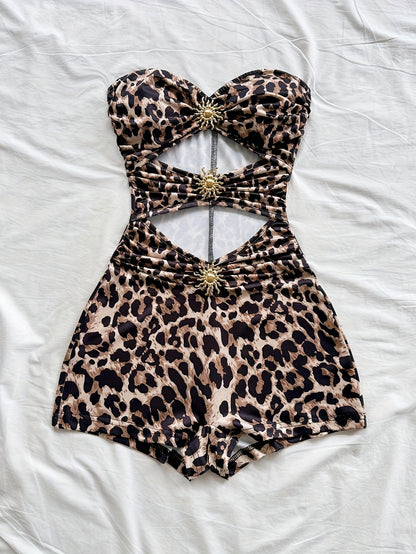 Dam Baddräkt Retro Bandeau Leopardmönstrad med Utskärningar och Dekorativa Spännen – Perfekt för Strand och Pool