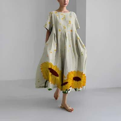 Damklänning med lös passform och färgstarkt blommönster – Modern vardagsstil