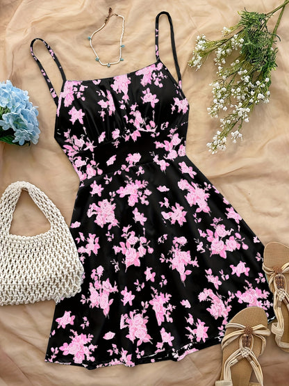 Damklänning med Blommigt Mönster och Spaghettiband – Perfekt för Sommar och Semester