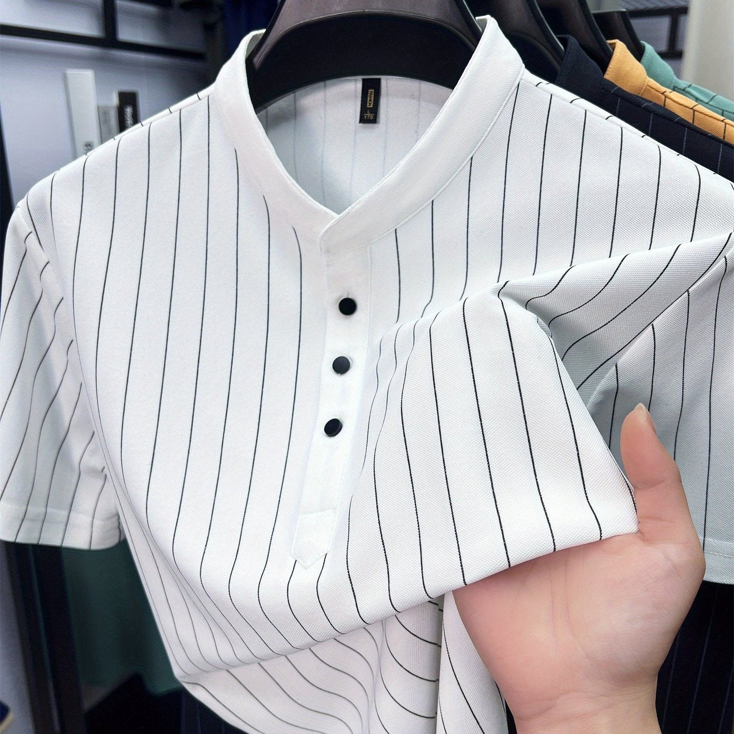 Herrskjorta med kort ärm och ståkrage – Stilren randig design för smart-casual och vardagsbruk