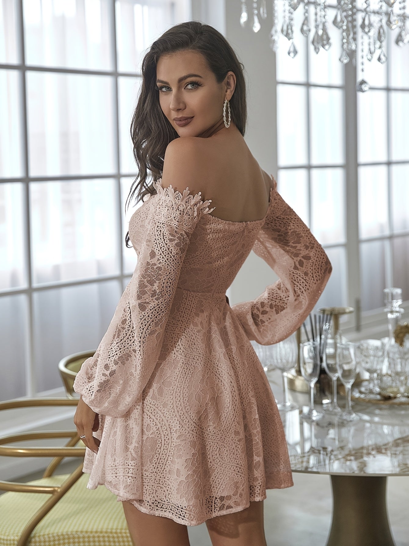 Dam Off Shoulder Elegant Klänning med Utsvängd Silhuett för Fest och Kväll