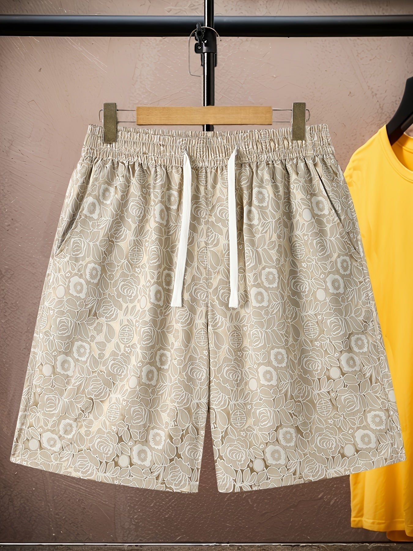 Herrshorts med jacquardmönster och blommig design – modern avslappnad stil