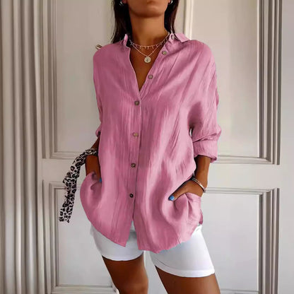 Joy – Långärmad Blus med Enkelknäppning och Plissering