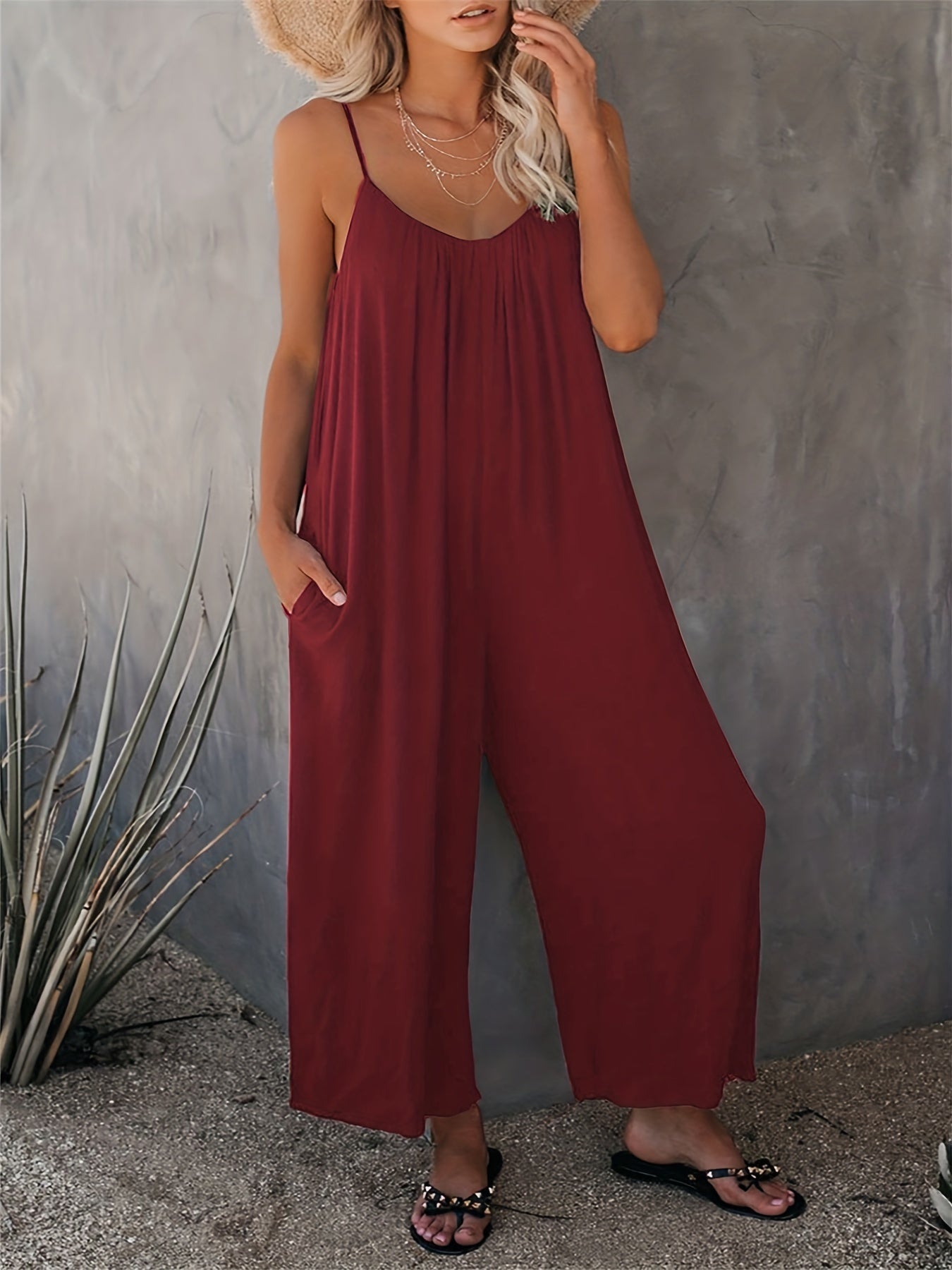 Dam Jumpsuit med Spaghettiband och Fickor – Avslappnad och Trendig Sommarstil