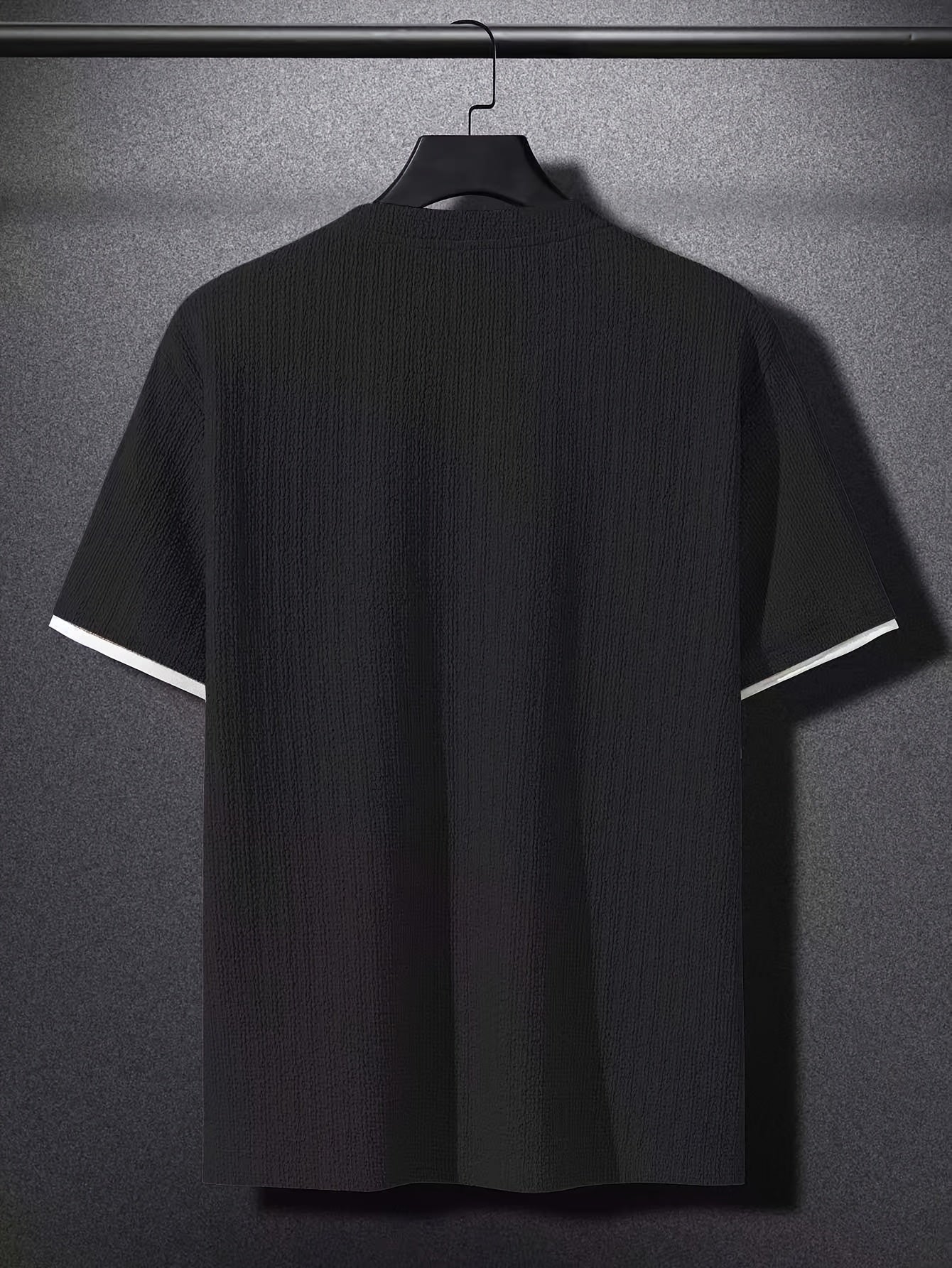 Herr T-shirt med modern struktur och avslappnad passform – trendig vardagsstil
