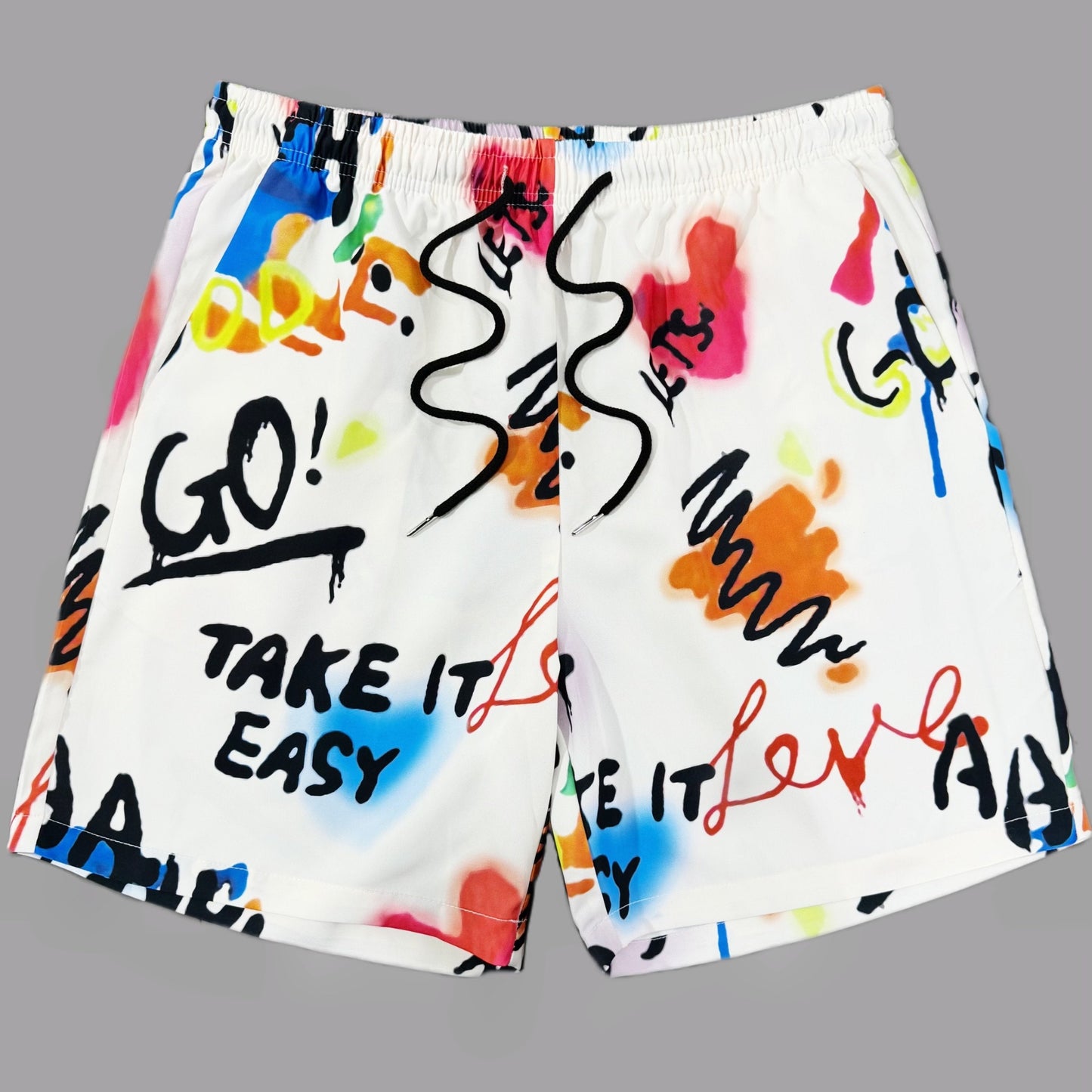 Herrshorts med graffiti-tryck och streetwear-stil för avslappnad vardag och strand